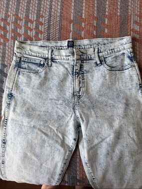 Acid/stone washed denim GAP sized 32 slim straight fit